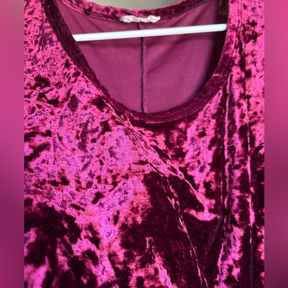 Maroon Crushed Velvet Mini Dress - Picture 2 of 2